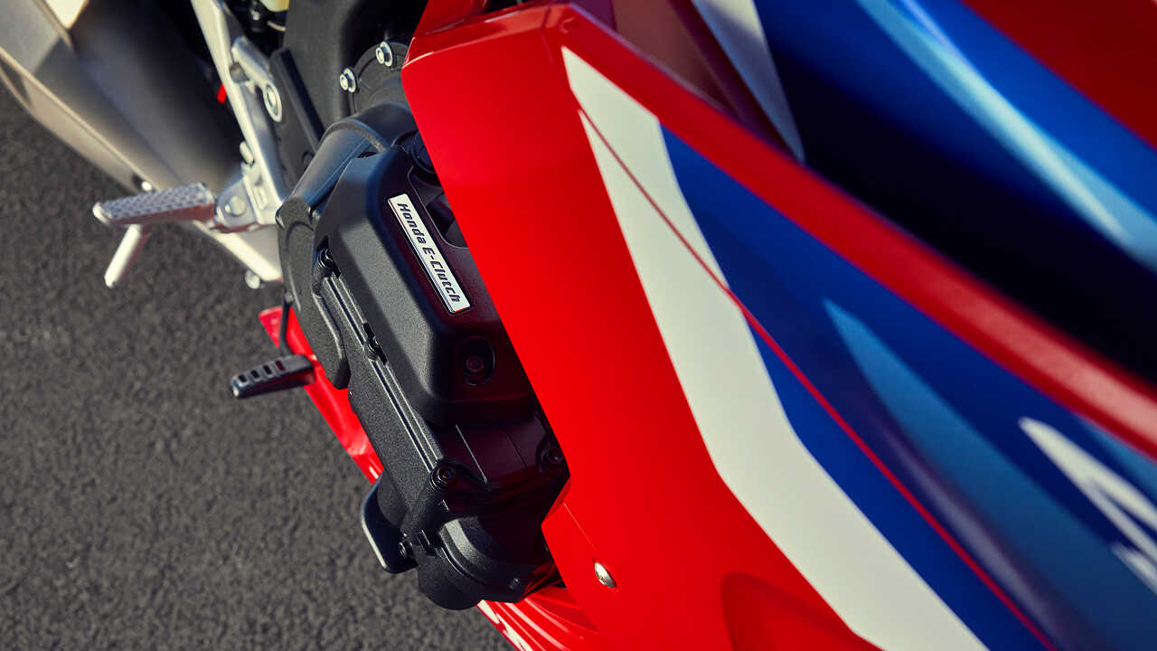 A motorozás következő szintje, mostantól E-Clutch tengelykapcsolóval