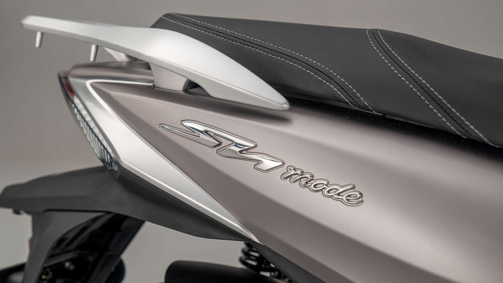 SH Mode 125 – közelkép az emblémáról